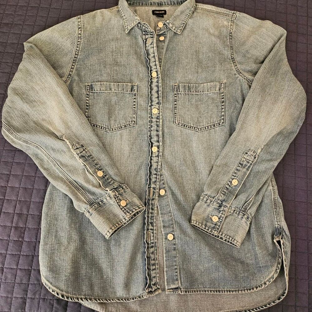 J.Crew Chambray Button Down Shirt‎ Light Wash Distressed Size 6